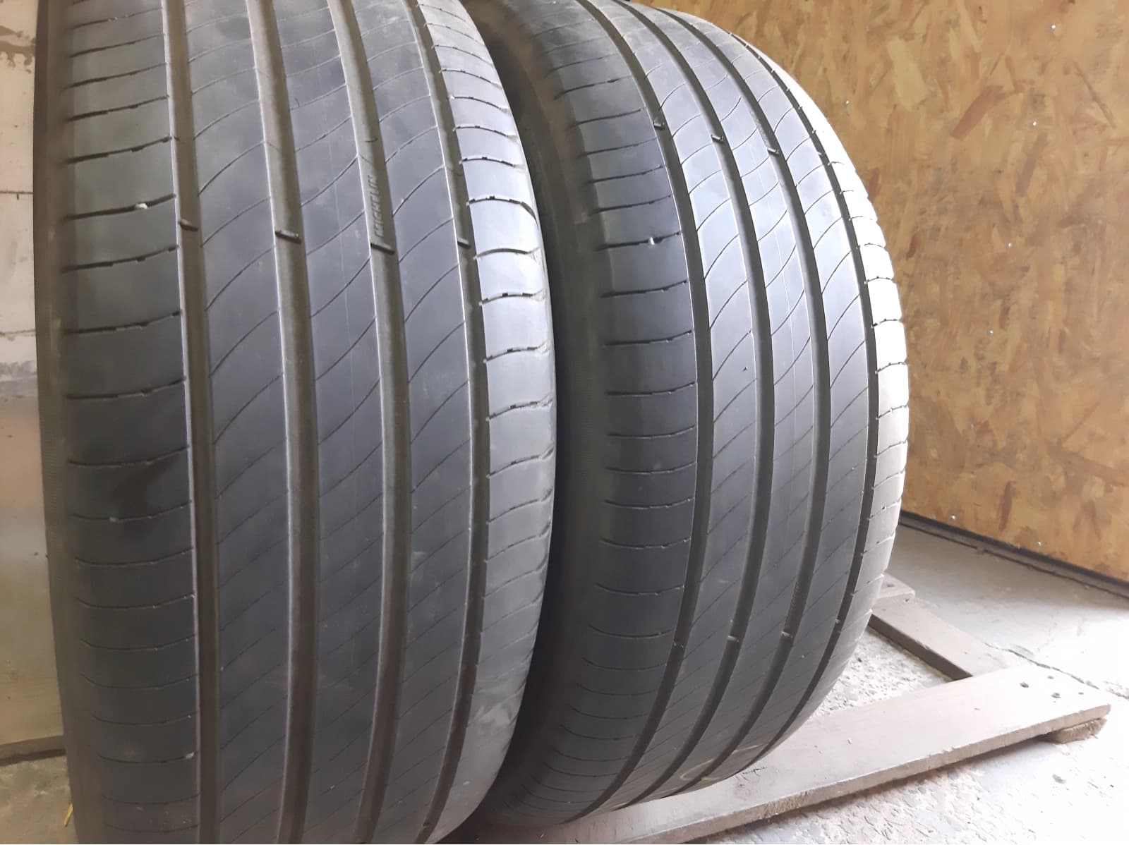Придбати вживані шини Michelin Primacy 4 . 225/55 R 17 Вживані шини з Європи Michelin Primacy 4 . 225/55 R 17
