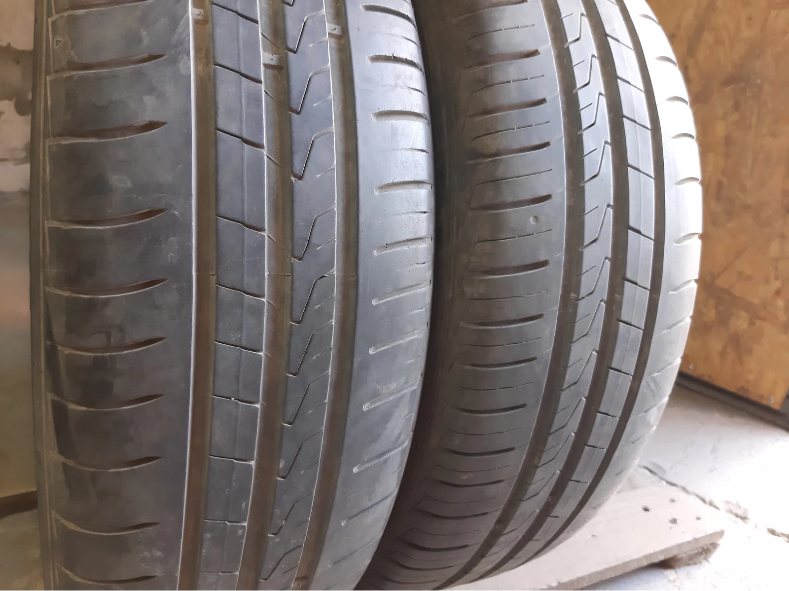 Придбати вживані шини Continental Conti Eco Contact 5 215/55 R 17 Вживані шини з Європи Continental Conti Eco Contact 5 215/55 R 17