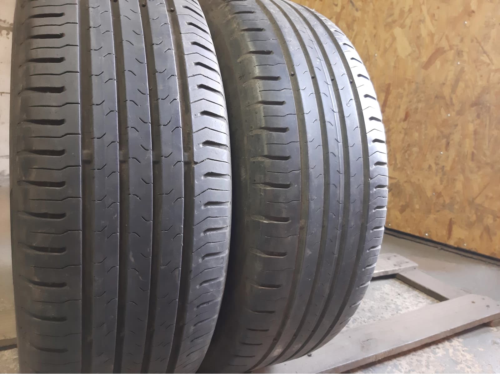 Придбати вживані шини Continental Conti Eco Contact 5 . 205/60 R 16 Вживані шини з Європи Continental Conti Eco Contact 5 . 205/60 R 16