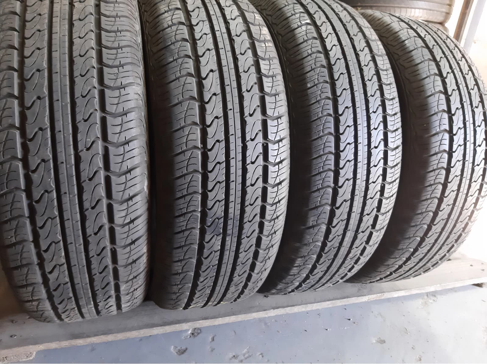 Придбати вживані шини Matador Conquera 2 215/65 R 16 Вживані шини з Європи Matador Conquera 2 215/65 R 16