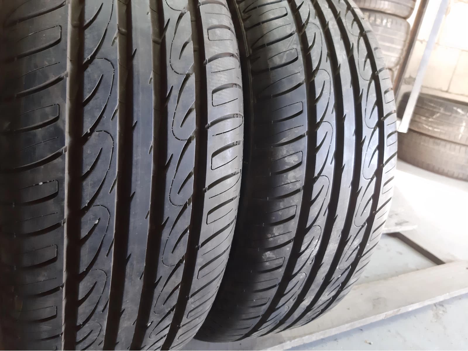 Придбати вживані шини Firestone TZ 300D 205/55 R 16 Вживані шини з Європи Firestone TZ 300D 205/55 R 16