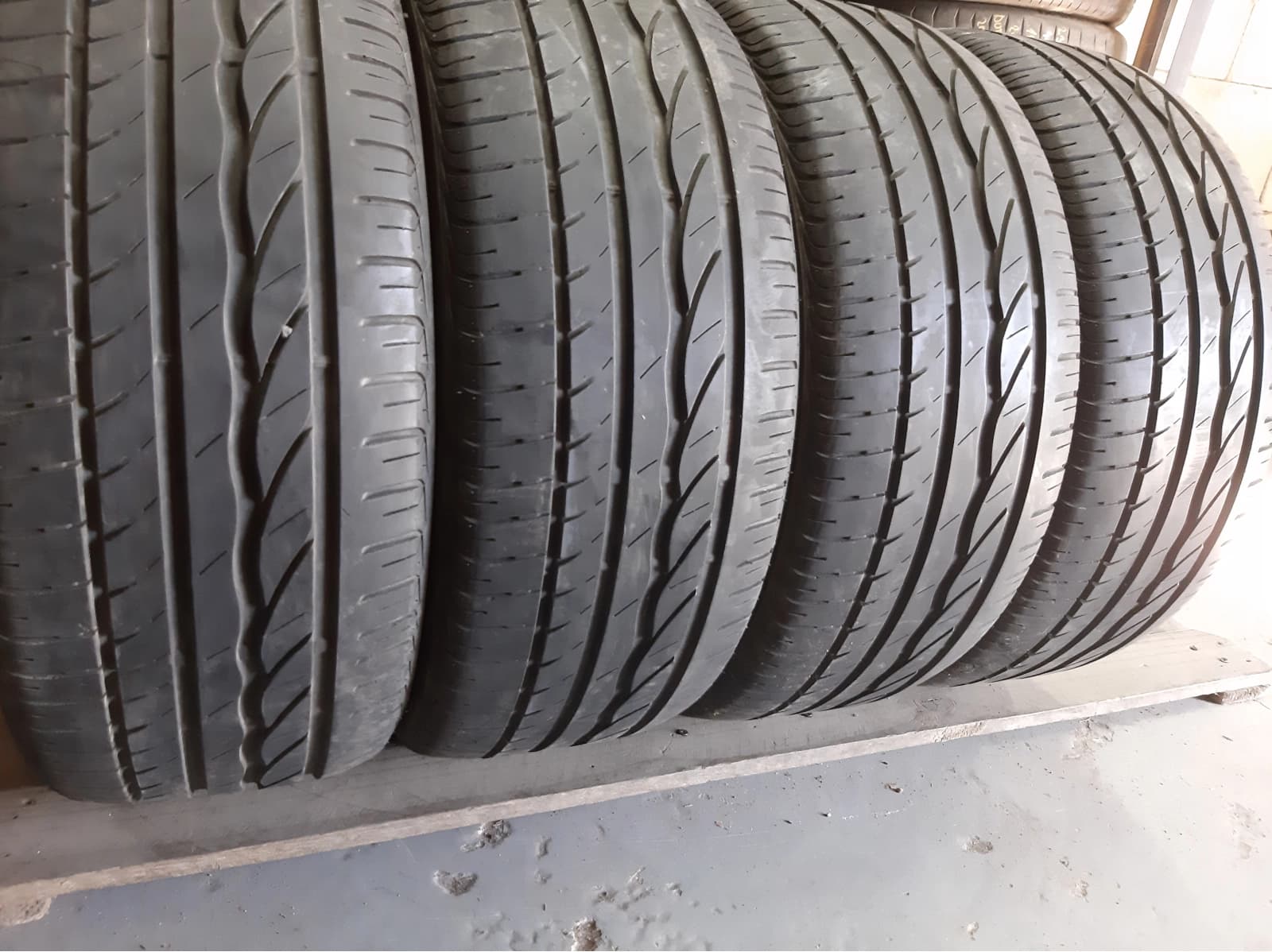 Придбати вживані шини Bridgestone Turanza ER300 205/55 R 16 Вживані шини з Європи Bridgestone Turanza ER300 205/55 R 16