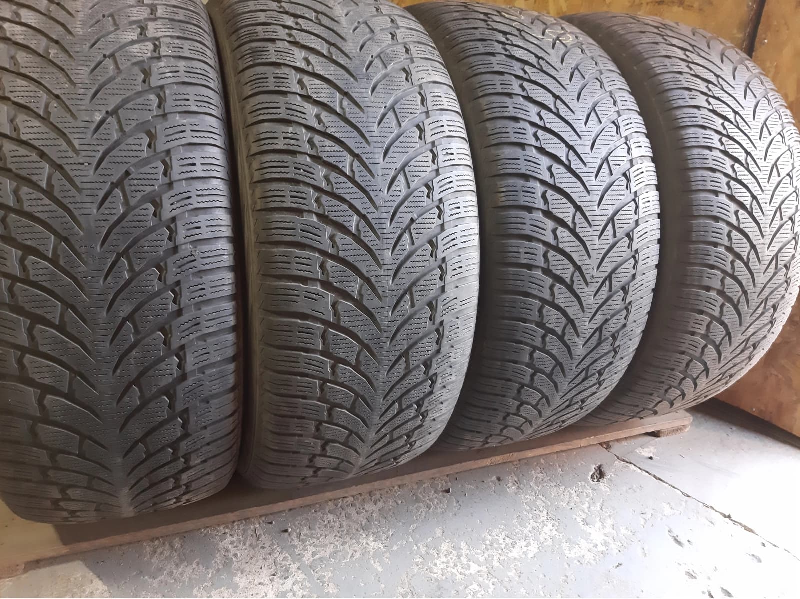 Придбати вживані шини Nokian WR Suv 4 265/45 R 21 Вживані шини з Європи Nokian WR Suv 4 265/45 R 21