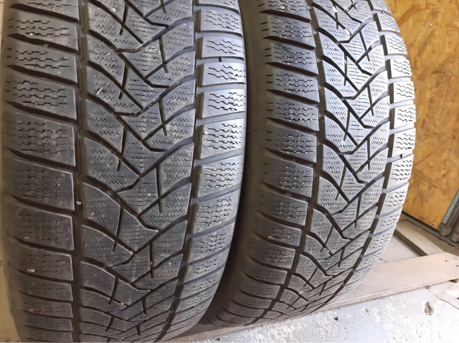 Придбати вживані шини Dunlop Winter Sport 5 . . . . 255/45 R 20 Вживані шини з Європи Dunlop Winter Sport 5 . . . . 255/45 R 20
