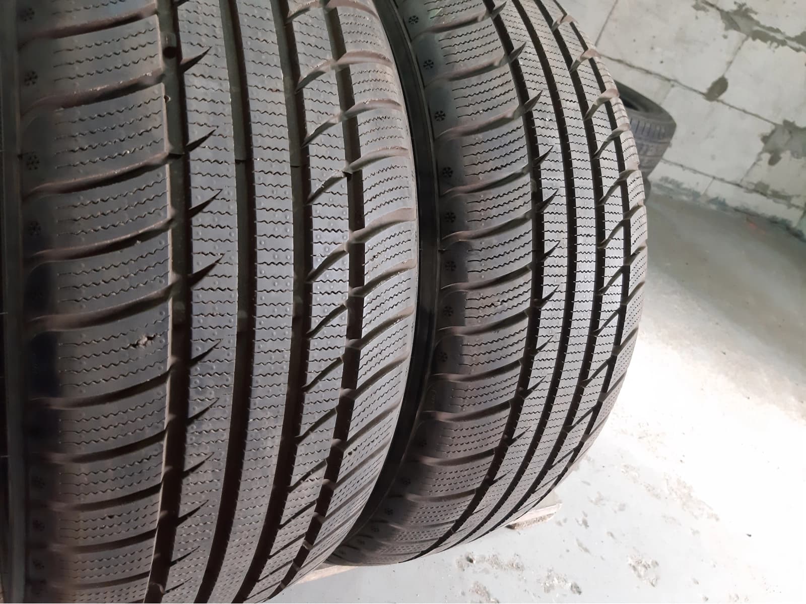 Придбати вживані шини Tomket Snow Road Pro 3 205/50 R 17 Вживані шини з Європи Tomket Snow Road Pro 3 205/50 R 17