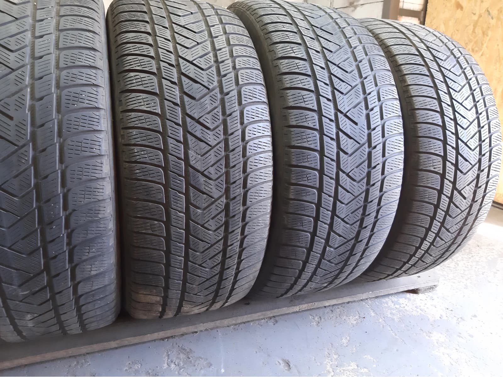 Придбати вживані шини Pirelli Scorpion Winter 285/45 R 20 Вживані шини з Європи Pirelli Scorpion Winter 285/45 R 20