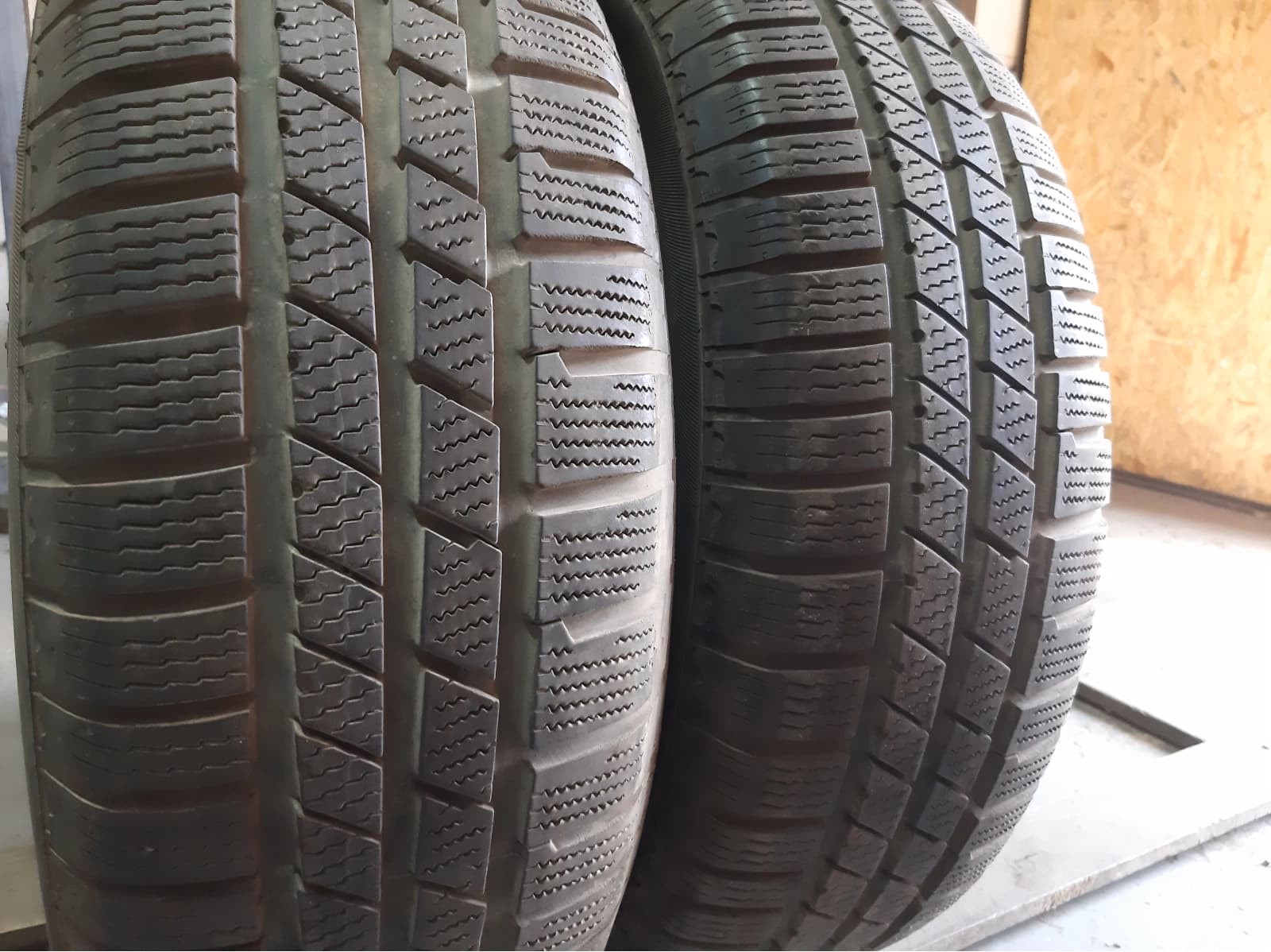 Придбати вживані шини Continental Cross Contact Winter 215/70 R 16 Вживані шини з Європи Continental Cross Contact Winter 215/70 R 16