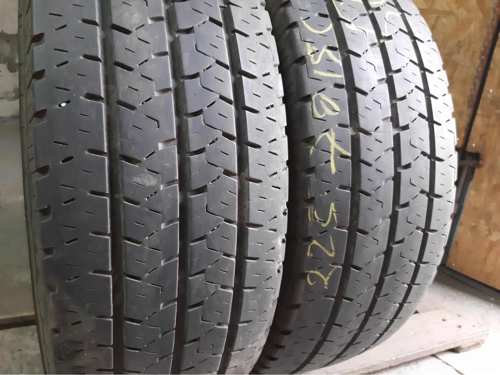 Придбати вживані шини Barum Vanis 225/70 R 15C Вживані шини з Європи Barum Vanis 225/70 R 15C