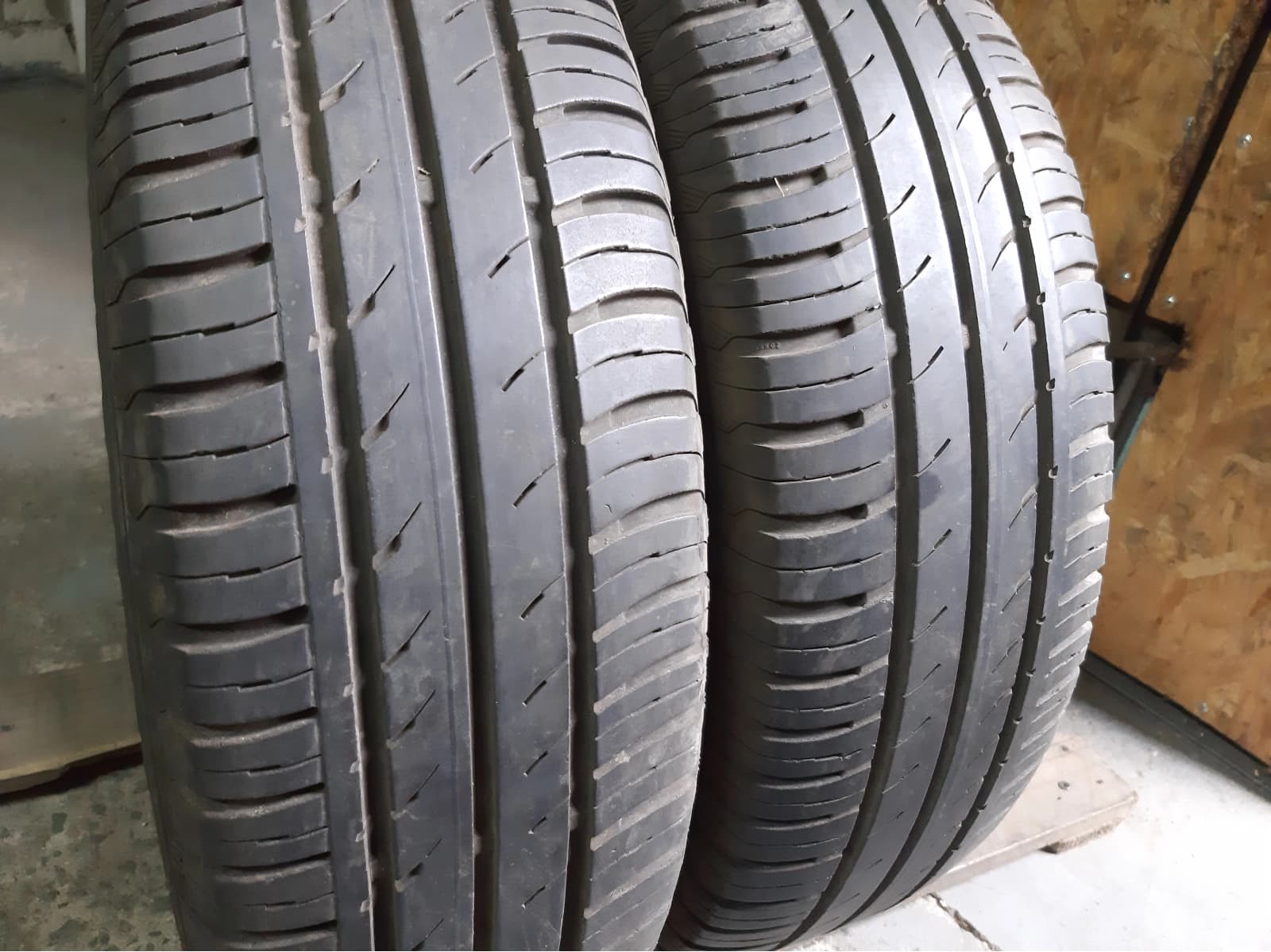 Придбати вживані шини Continental Conti Eco Contact 3 . 185/70 R 14 Вживані шини з Європи Continental Conti Eco Contact 3 . 185/70 R 14