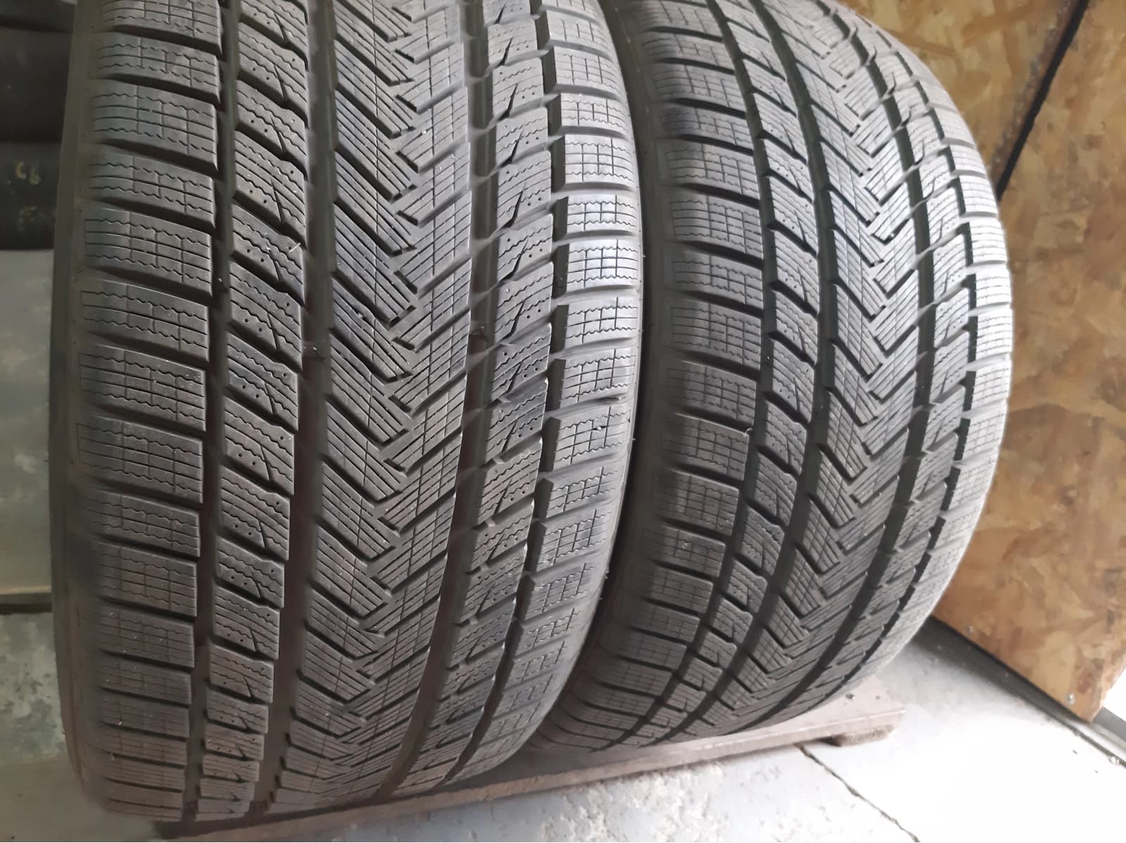 Придбати вживані шини Gripmax Status Pro TS Winter 275/35 R 19 Вживані шини з Європи Gripmax Status Pro TS Winter 275/35 R 19