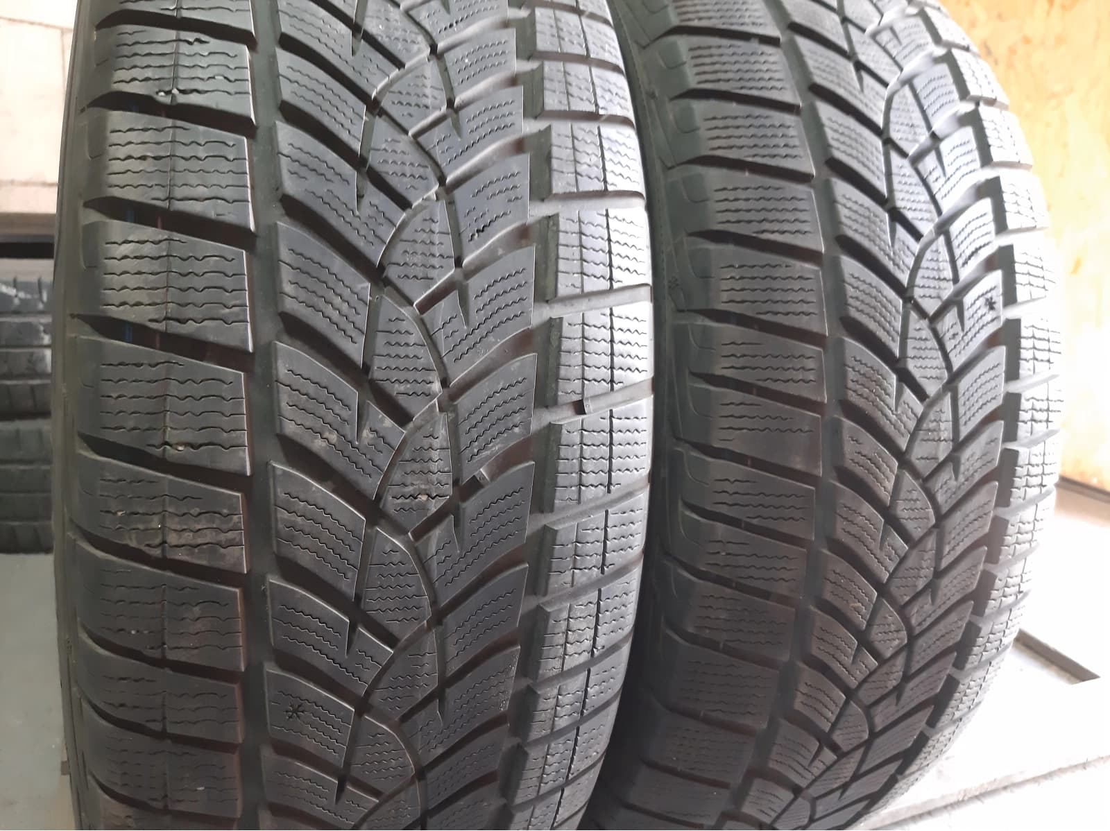 Придбати вживані шини Good Year Ultra Grip Perfomance+ . 255/60 R 19 Вживані шини з Європи Good Year Ultra Grip Perfomance+ . 255/60 R 19