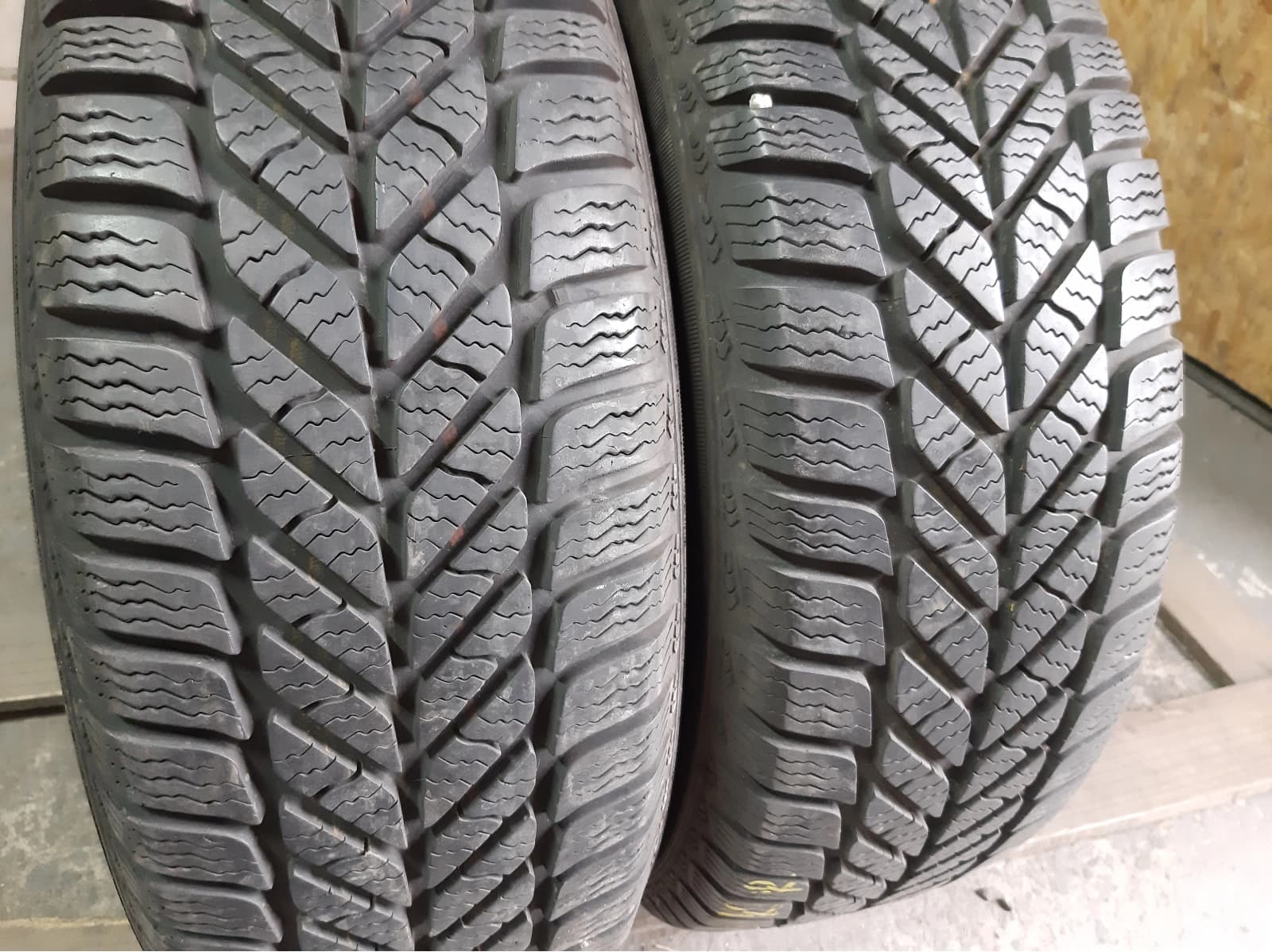 Придбати вживані шини GoodYear Ultra Grip 5 . 205/65 R 15 Вживані шини з Європи GoodYear Ultra Grip 5 . 205/65 R 15