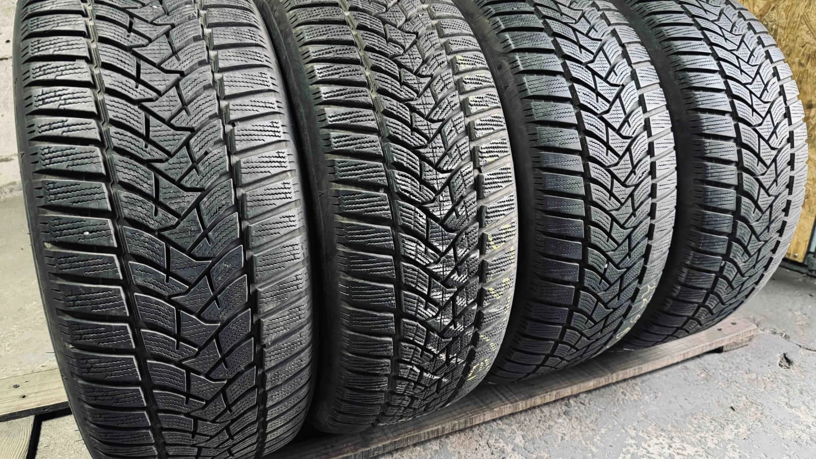 Придбати вживані шини Dunlop Winter Sport 5 . . 225/55 R 16 Вживані шини з Європи Dunlop Winter Sport 5 . . 225/55 R 16