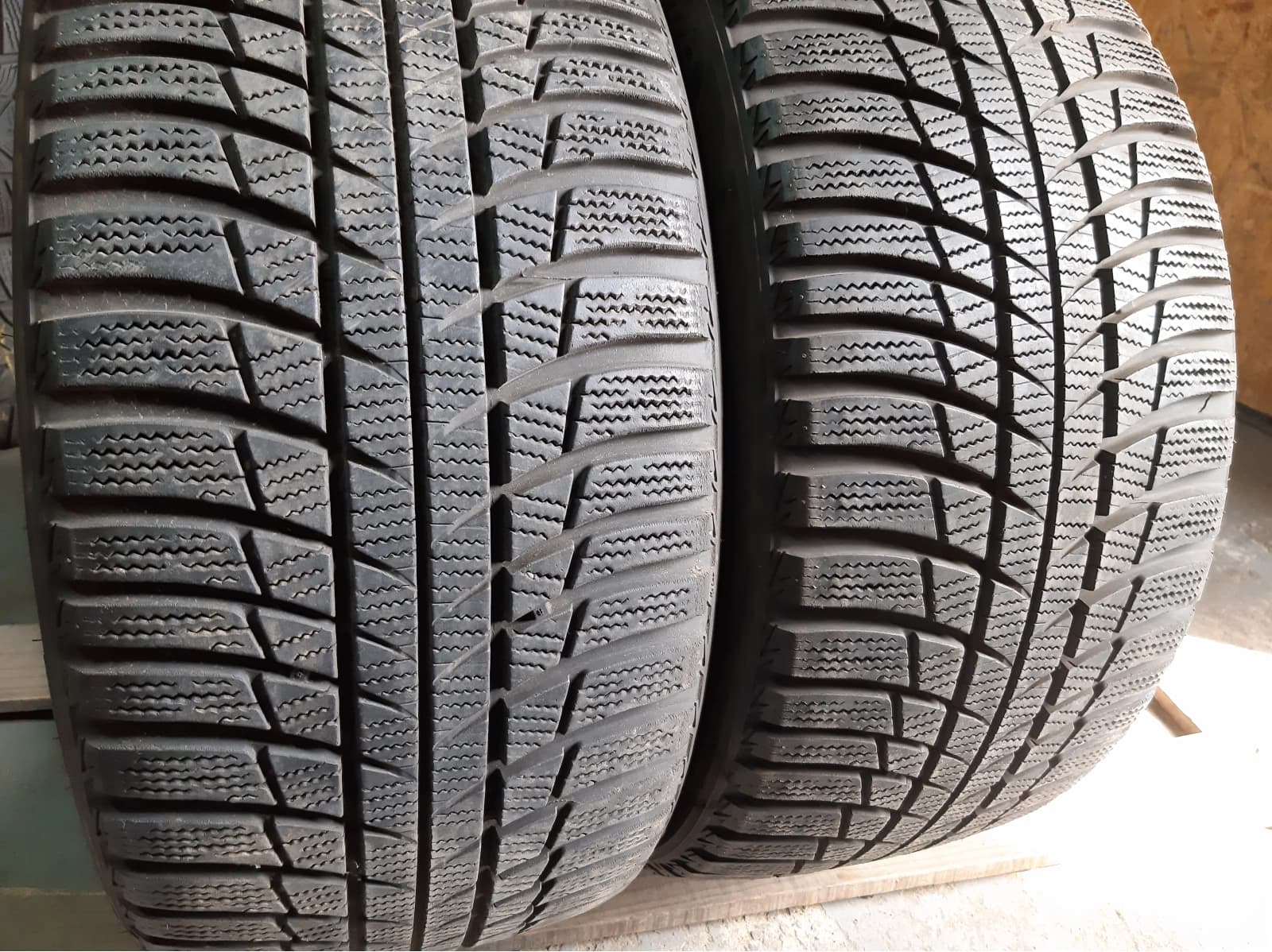 Придбати вживані шини Bridgestone Blizzak LM-005 . . 255/40 R 18 Вживані шини з Європи Bridgestone Blizzak LM-005 . . 255/40 R 18