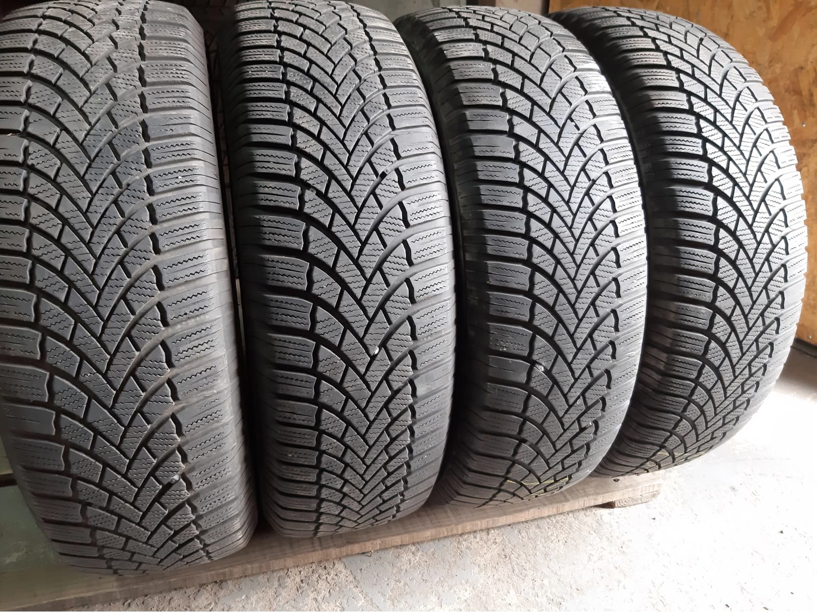 Придбати вживані шини Bridgestone Blizzak LM-005 215/70 R 16 Вживані шини з Європи Bridgestone Blizzak LM-005 215/70 R 16