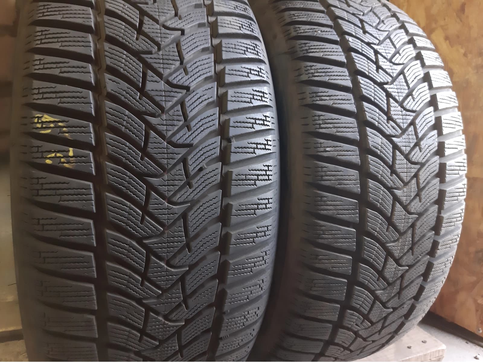 Придбати вживані шини Dunlop Winter Sport 5 / 245/45 R 18 Вживані шини з Європи Dunlop Winter Sport 5 / 245/45 R 18