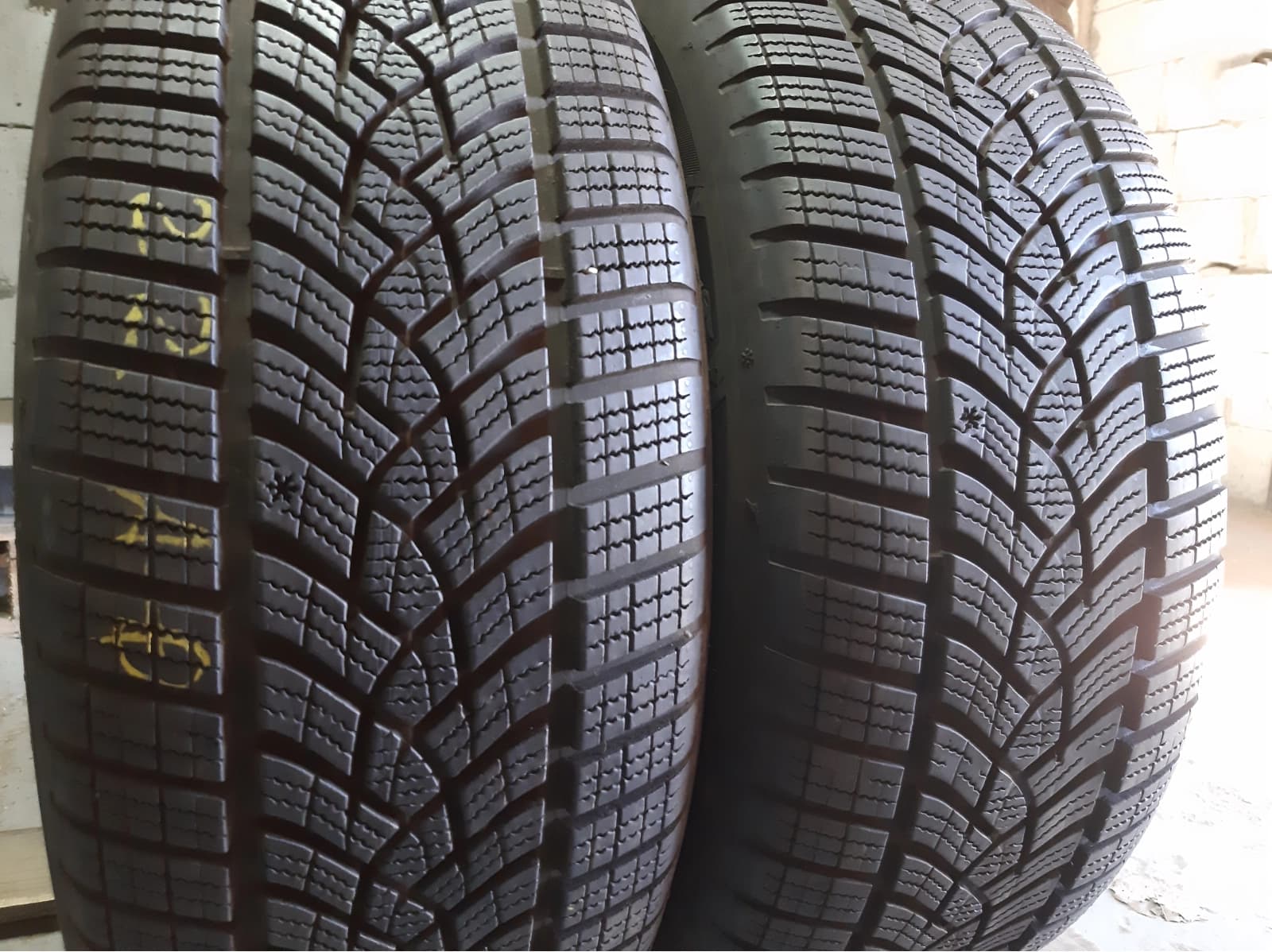 Придбати вживані шини GoodYear Ultra Grip Performance . 265/65 R 17 Вживані шини з Європи GoodYear Ultra Grip Performance . 265/65 R 17