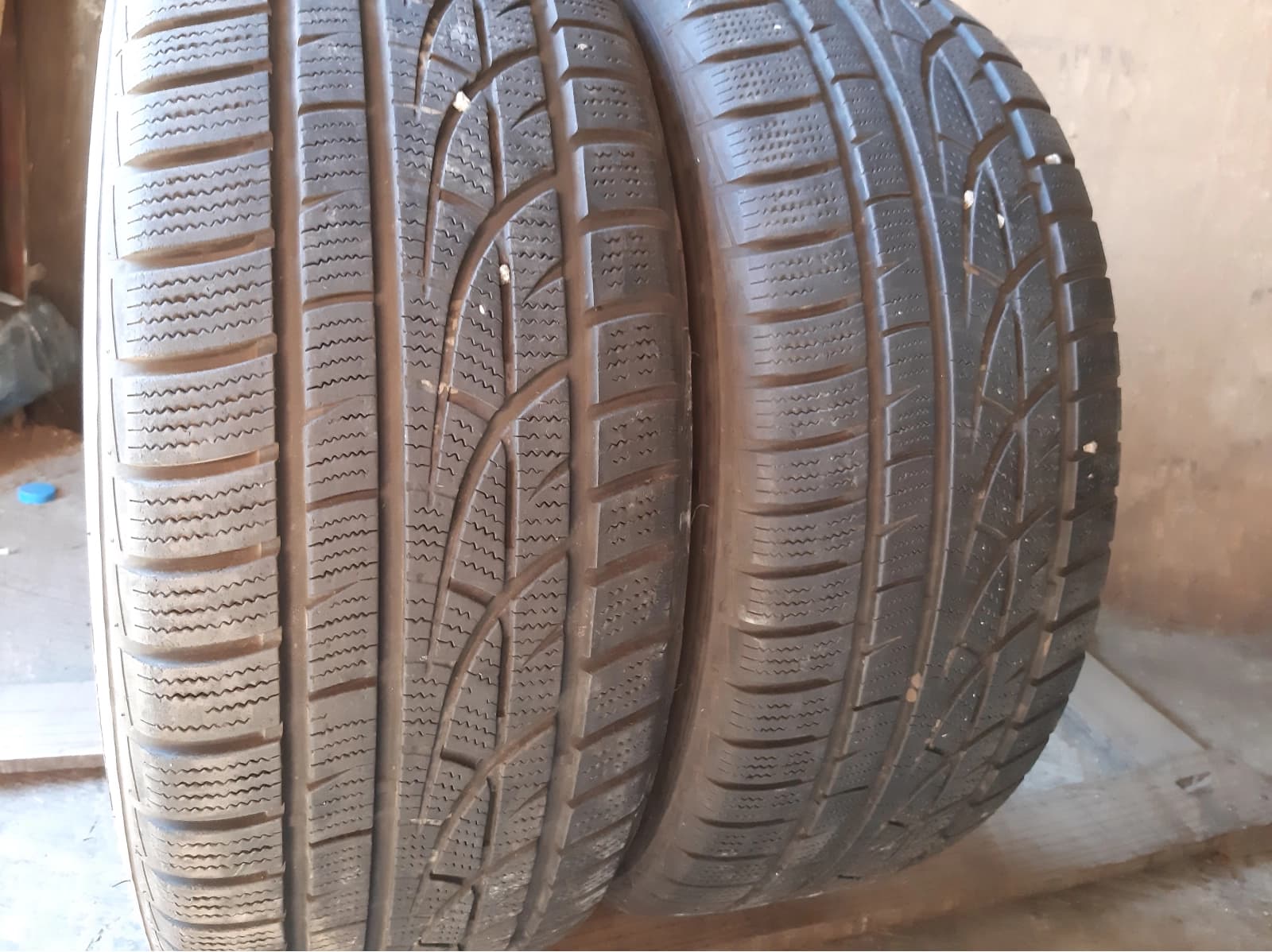 Придбати вживані шини Hankook Winter I Cept Evo 225/55 R 16 Вживані шини з Європи Hankook Winter I Cept Evo 225/55 R 16