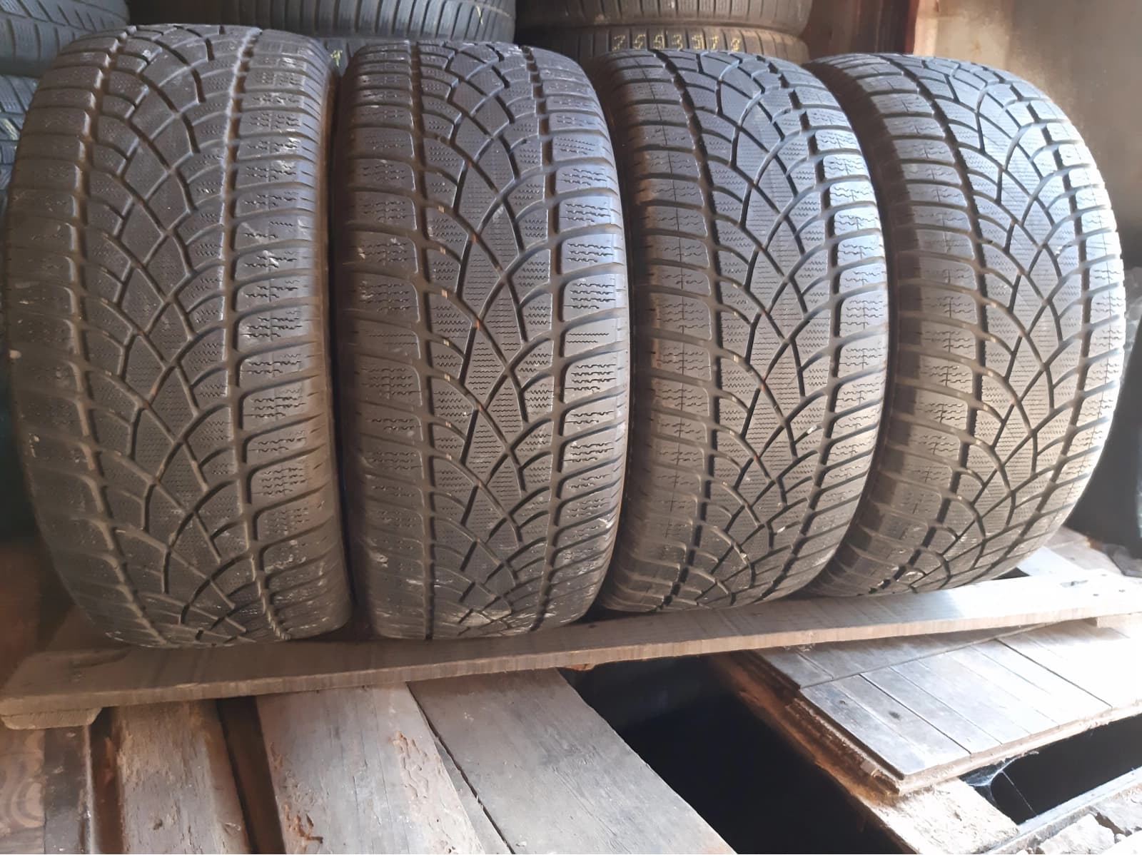 Придбати вживані шини Dunlop SP Winter Sport 3D … 245/40 R 18 Вживані шини з Європи Dunlop SP Winter Sport 3D … 245/40 R 18