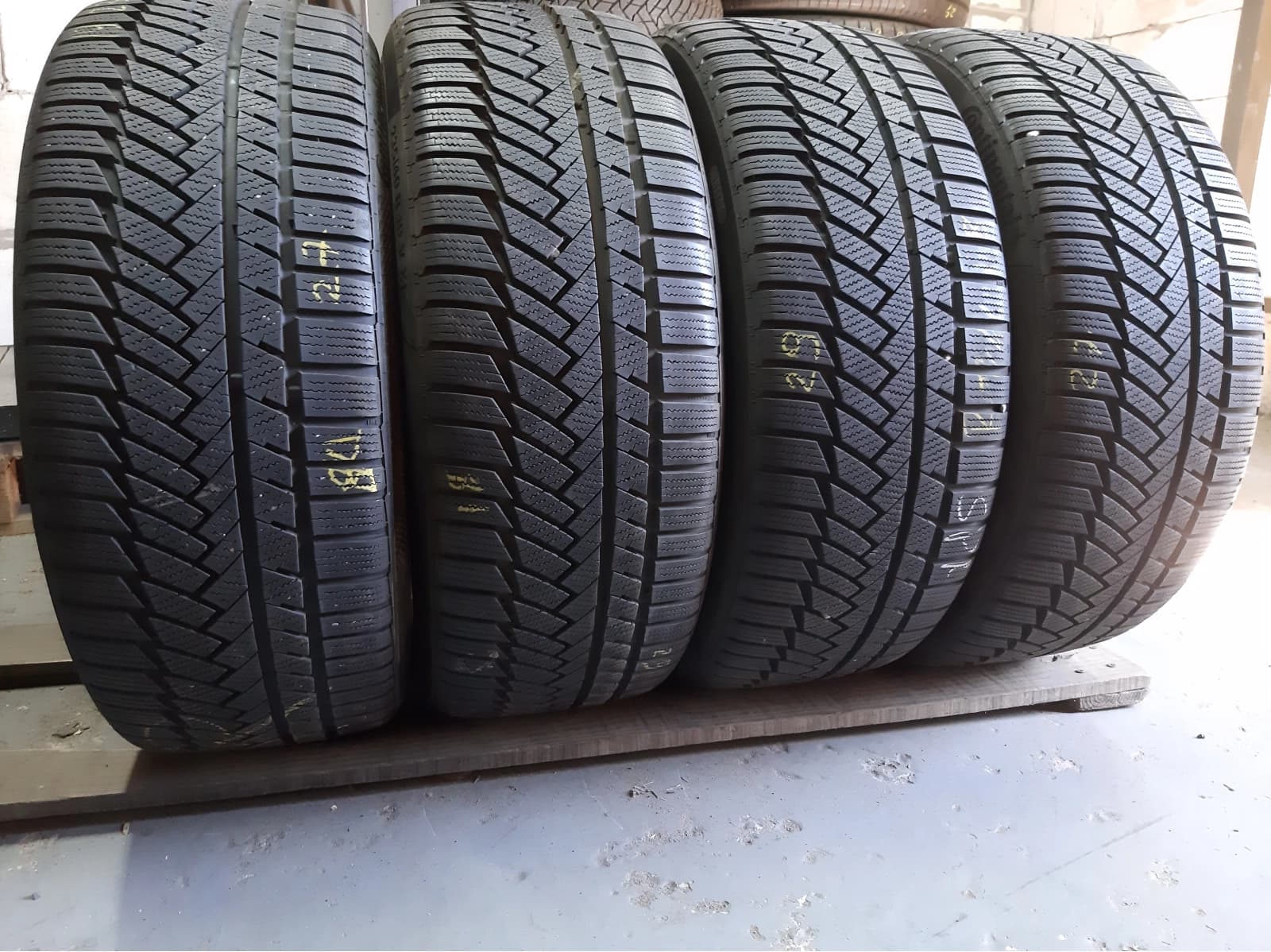 Придбати вживані шини Continental WinterContact TS850P … 235/40 R 19 Вживані шини з Європи Continental WinterContact TS850P … 235/40 R 19