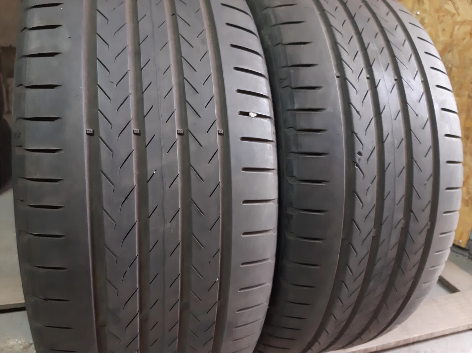 Придбати вживані шини Continental Eco Contact 6Q MO . 245/45 R 19 Вживані шини з Європи Continental Eco Contact 6Q MO . 245/45 R 19