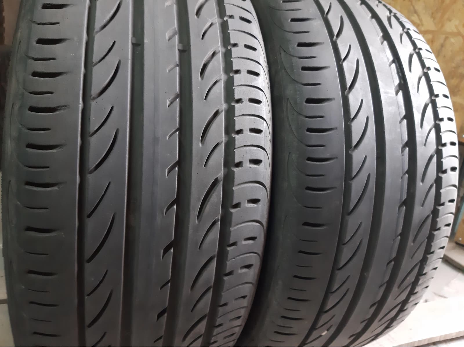 Придбати вживані шини Pirelli P Zero Nero 245/40 R 18 Вживані шини з Європи Pirelli P Zero Nero 245/40 R 18