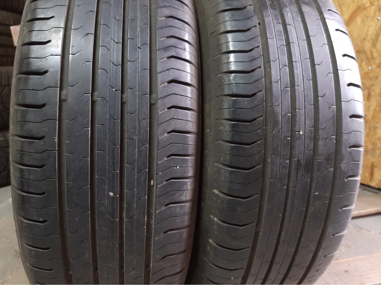 Придбати вживані шини Continental Conti Eco Contact 5 . 215/60 R 17 Вживані шини з Європи Continental Conti Eco Contact 5 . 215/60 R 17