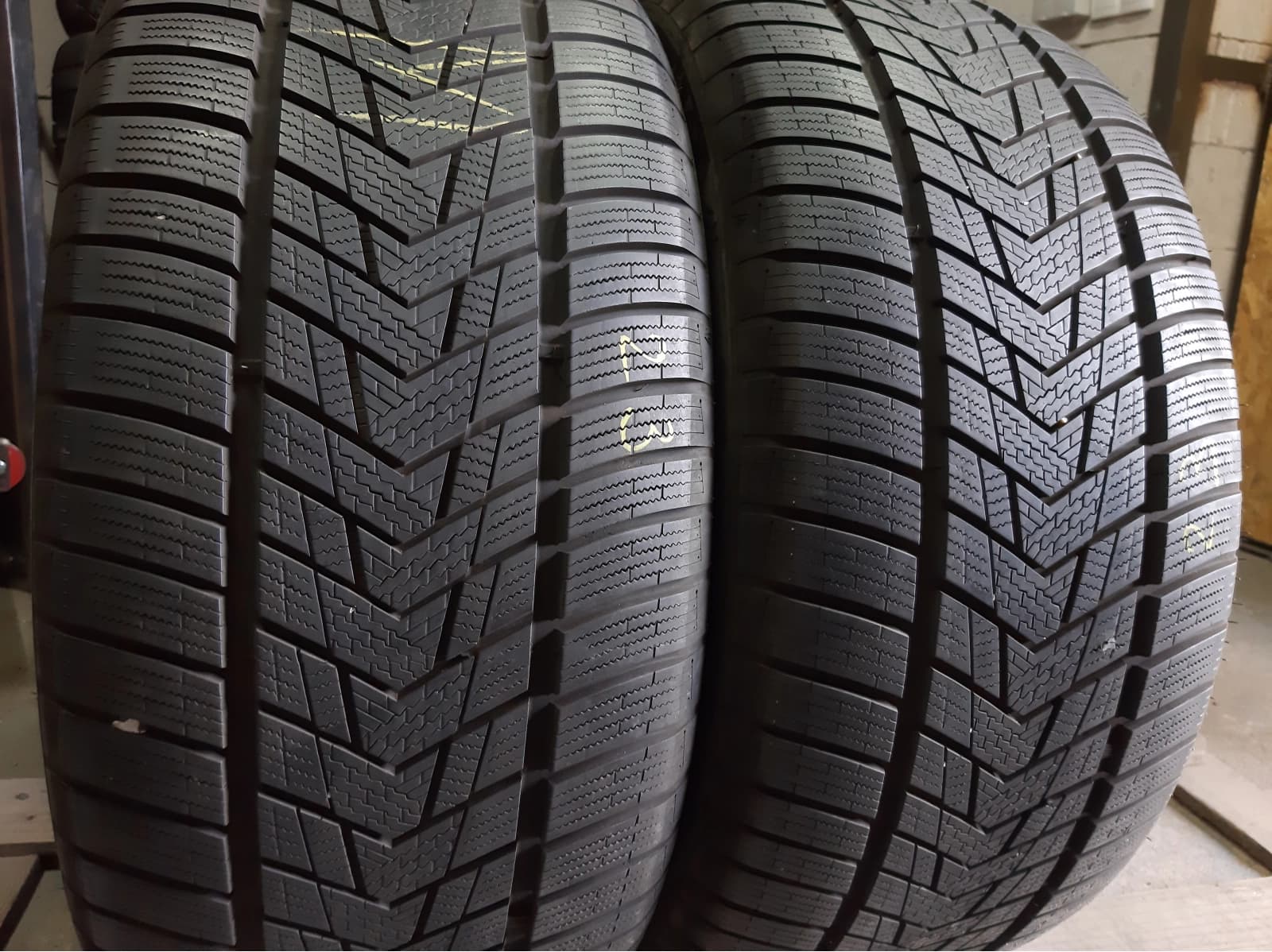 Придбати вживані шини Tracmax X-Privilo S330 285/45 R 19 Вживані шини з Європи Tracmax X-Privilo S330 285/45 R 19