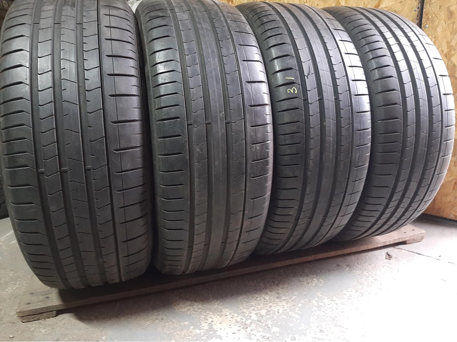 Придбати вживані шини Pirelli P Zero 275/50 R 20 Вживані шини з Європи Pirelli P Zero 275/50 R 20