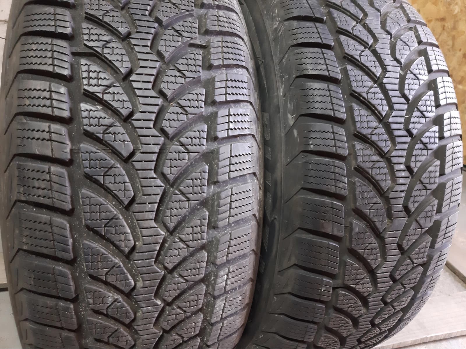 Придбати вживані шини Bridgestone Blizzak LM-32 225/55 R 16 Вживані шини з Європи Bridgestone Blizzak LM-32 225/55 R 16