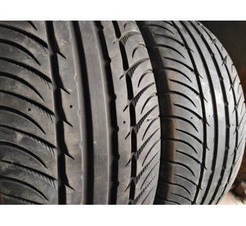 Шини на авто в хорошому стані Kumho Ecsta SPT шириною 225 висотою 45 радіусом R 18 низькі ціни