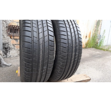 Шини на авто в хорошому стані Bridgestone Turanza T005 шириною 205 висотою 65 радіусом R 15 низькі ціни