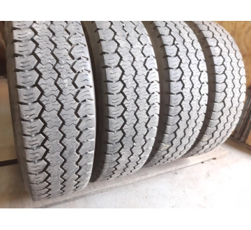 Шини на авто в хорошому стані Dunlop SPLT800 шириною 185 висотою 0 радіусом R 14C низькі ціни