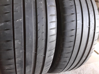 Уживані шини з Європи Michelin Pilot Sport 4 245/45 R 19 Шини на авто в хорошому стані Michelin Pilot Sport 4 шириною 245 висотою 45 радіусом R 19 низькі ціни