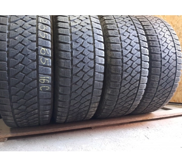 Шини на авто в хорошому стані Bridgestone Blizzak W810 шириною 235 висотою 65 радіусом R 16C низькі ціни