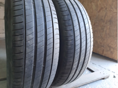 Уживані шини з Європи Michelin Primacy 3 215/65 R 16 Шини на авто в хорошому стані Michelin Primacy 3 шириною 215 висотою 65 радіусом R 16 низькі ціни