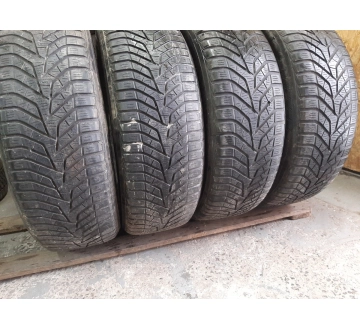 Шини на авто в хорошому стані Yokohama BlueEarthWinterV905  шириною 225 висотою 60 радіусом R 18 низькі ціни