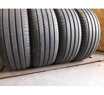 Шини на авто в хорошому стані Michelin Primacy 4    шириною 215 висотою 55 радіусом R 17 низькі ціни
