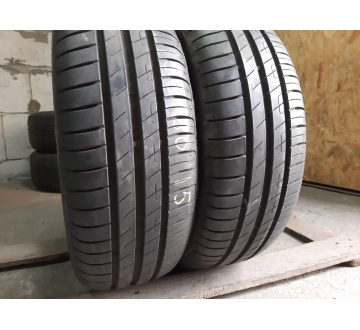 Шини на авто в хорошому стані Good Year Efficient Grip Performance.   . шириною 195 висотою 60 радіусом R 15 низькі ціни