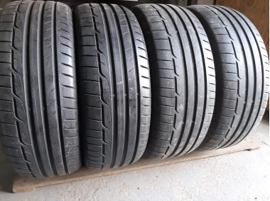 Шини на авто в хорошому стані Dunlop Sport Maxx RT .  .  . шириною 235 висотою 55 радіусом R 19 низькі ціни