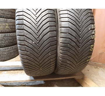 Шини на авто в хорошому стані Michelin Cross Climate    . шириною 245 висотою 60 радіусом R 18 низькі ціни