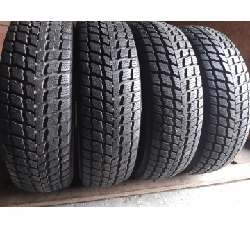 Шини на авто в хорошому стані Nexen Winguard Suv .     шириною 205 висотою 70 радіусом R 15 низькі ціни