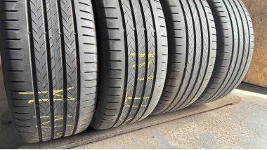 Уживані шини з Європи Continental Eco Contact 6 Q 235/50 R 18 Шини на авто в хорошому стані Continental Eco Contact 6 Q шириною 235 висотою 50 радіусом R 18 низькі ціни