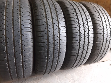Уживані шини з Європи Michelin Agilis 51 . 215/65 R 16C Шини на авто в хорошому стані Michelin Agilis 51 . шириною 215 висотою 65 радіусом R 16C низькі ціни