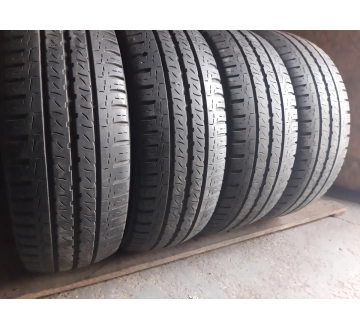 Шини на авто в хорошому стані Kleber Transpro шириною 235 висотою 65 радіусом R 16C низькі ціни