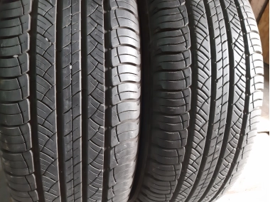 Уживані шини з Європи Michelin Latitude Tour HP 215/70 R 16 Шини на авто в хорошому стані Michelin Latitude Tour HP шириною 215 висотою 70 радіусом R 16 низькі ціни