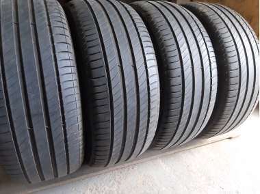 Уживані шини з Європи Michelin Primacy 4 235/55 R 17 Шини на авто в хорошому стані Michelin Primacy 4 шириною 235 висотою 55 радіусом R 17 низькі ціни
