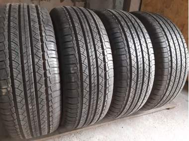 Уживані шини з Європи Michelin Latitude Tour HP 235/55 R 18 Шини на авто в хорошому стані Michelin Latitude Tour HP шириною 235 висотою 55 радіусом R 18 низькі ціни