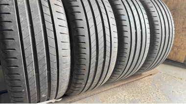 Уживані шини з Європи Bridgestone Turanza T005 . 245/45 R 18 Шини на авто в хорошому стані Bridgestone Turanza T005 . шириною 245 висотою 45 радіусом R 18 низькі ціни