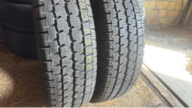 Уживані шини з Європи Continental VancoFourSeason 2 205/75 R 16C Шини на авто в хорошому стані Continental VancoFourSeason 2 шириною 205 висотою 75 радіусом R 16C низькі ціни